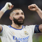 বেনজিমার হাতে ‘পিচিচি ট্রফি’