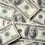 খোলা বাজারে ডলার বিক্রি হচ্ছে ১০২ টাকায়