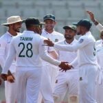 শেষ দিনের লড়াইয়ে মাঠে বাংলাদেশ