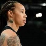 রাশিয়ায় মার্কিন বাস্কেটবল তারকার প্রাক-বিচার বন্দিদশা আরও বাড়ল