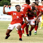 হ্যাটট্রিক শিরোপার পথে আরও এক পা বাড়াল কিংস