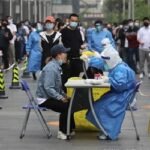 কোভিড: বিশ্বে শনাক্ত কমলেও বাড়ল দৈনিক মৃত্যু