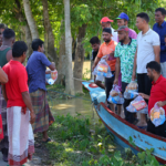 ঢাকাদক্ষিণ বহুমুখী উচ্চ বিদ্যালয় ৯৬ ব্যাচ’র ত্রাণ বিতরণ