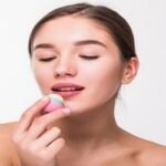 গরমেও ঠোঁট ফাটছে? মেনে চলুন এই ৫ টিপস