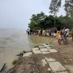 যমুনার তীর রক্ষা বাধে ধস, এলাকা জুড়ে আতঙ্ক