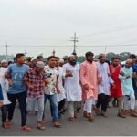 হযরত মুহাম্মাদ(সাঃ কে কটূক্তির প্রতিবাদে ঘোড়াঘাটে মানববন্ধন