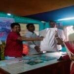 ধর্মপাশায় বৈদিক সামাজিক সংগঠনের উদ্যোগে ত্রাণ বিতরণ