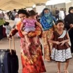 কর্মস্থলে ফিরছে মানুষ, গুনতে হচ্ছে বাড়তি ভাড়া