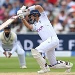 বিশাল লক্ষ্যে ব্যাট করছে ইংল্যান্ড