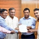 গণমাধ্যমকর্মী আইনের খসড়া সংশোধনের প্রস্তাবনা তথ্যমন্ত্রীকে হস্তান্তর