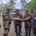 আখাউড়ায় বিএসএফকে ঈদের মিষ্টি দিলো বিজিবি
