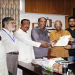 জাতীয় পতাকা অবমাননায় মুক্তিযোদ্ধা সংসদের স্মারকলিপি প্রদান