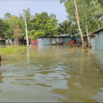 লালমনিরহাটে বন্যায় চরম দুর্ভোগ পোহাচ্ছেন পানিবন্দি হাজার হাজার মানুষ