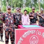 শার্শা সীমান্তে ২ কোটি টাকার সোনাসহ পাচারকারী আটক