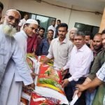  জাতীয় শোক দিবস উপলক্ষে এতিমখানা, মসজিদ, মাদরাসায় চাল বিতরণ