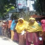 ফুলবাড়ীতে হাসপাতাল কর্তৃপক্ষের বিরুদ্ধে ৪র্থ শ্রেণির কর্মচারীর মানববন্ধনের চেষ্ঠা