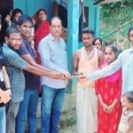 মাটি চাপায় নিহত চা শ্রমিক পরিবারকে আর্থিক সহায়তা