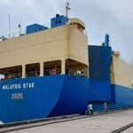 জাপান থেকে সরাসরি গাড়ির জাহাজ মোংলা বন্দরে