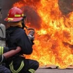 পুরান ঢাকার চকবাজারে পলিথিন কারখানায় অগ্নিকাণ্ড