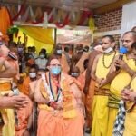 ভক্তদের আশির্বাদ করে সিলেট ছাড়লেন গুরুমহারাজ