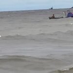 ভারতের কাকদ্বীপে উদ্ধার ১২ জেলে, ১০ ট্রলারসহ নিখোঁজ শতাধিক