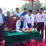 বীর শহীদদের শ্রদ্ধা নিবেদনে ডেপুটি স্পিকার