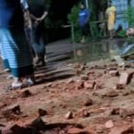 মধ্যরাতে ছাত্রলীগের দু’গ্রুপের সংঘর্ষে রণক্ষেত্র কুবি, আহত ১০