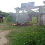 গুইমারায় অবরোধ শেষে গাড়িতে অগ্নিসংযোগ
