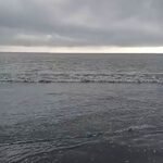 নিম্নচাপের প্রভাবে কুয়াকাটায় বৃষ্টি, বন্দরে সতর্ক সংকেত