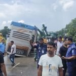 নিয়ন্ত্রণ হারিয়ে বাস উঠে গেল মাইক্রোর ওপর, নিহত ৬