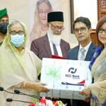 প্রধানমন্ত্রীর ত্রাণ তহবিলে এনসিসি ব্যাংকের কম্বল প্রদান