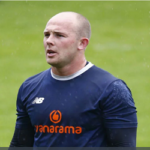 দর্শকের আচরণে ক্ষুব্ধ গোলকিপার ছুঁড়ে মারলেন বোতল, অতঃপর লাল কার্ড