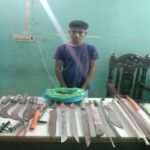  নোয়াখালীতে দেশীয় অস্ত্র-গাঁজাসহ তরুণ গ্রেফতার