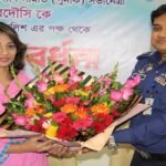খাগড়াছড়ি জেলা পুলিশের পক্ষ থেকে  পুনাক সভানেত্রী রেহানা ফেরদৌসীকে সংর্বধনা প্রদান