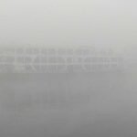 ঘন কুয়াশায় নদীর মাঝেই আটকা যাত্রীবাহী লঞ্চ