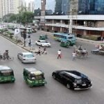 রাজধানীতে সীমিত আকারে চলছে যানবাহন