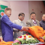 নওগাঁয় ১ হাজার মানুষের মাঝে শীতবস্ত্র বিতরণ