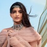 হাতে কাজ না থাকায় ফ্ল্যাট বিক্রি করলেন সোনম!