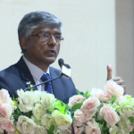 সংকটে ফায়দা লোটার চিন্তা থেকে বেরোনোর আহ্বান বাণিজ্য সচিবের