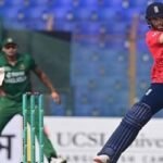 দশ ওভারের মধ্যে ৪ উইকেট হারিয়ে চাপে ইংল্যান্ড