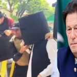 ‘বুলেটপ্রুফ বালতি’ মাথায় আদালতে ইমরান খান, ভিডিও ভাইরাল