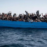 ৪০০ অভিবাসী নিয়ে গ্রিস ও মাল্টার মাঝে ভাসছে নৌকা