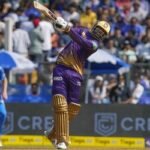 ভেঙ্কটেশের প্রথম সেঞ্চুরিতে মুম্বাইকে বড় চ্যালেঞ্জ কলকাতার