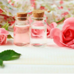 গরমে ত্বকে সমস্যার সমাধান গোলাপ জল