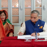 জাতির পিতার প্রতিকৃতিতে রাষ্ট্রপতির শ্রদ্ধা