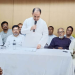 দেন-দরবারে কাজ হবে না, পদত্যাগ করতে হবে