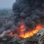 ৬ ঘণ্টা ধরে জ্বলছে আগুন, ছড়িয়ে পড়েছে আশেপাশের ভবনে