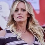 ট্রাম্পকে উল্টো ১ লাখ ২২ হাজার ডলার দিতে হচ্ছে সেই পর্নো তারকার