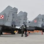 ইউক্রেনকে নিজেদের সব যুদ্ধবিমান দেওয়ার ঘোষণা পোল্যান্ডের