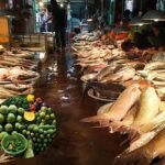 ক্রেতাশূন্য মাছবাজার, আগুন নিভছে না সবজি-মাংসে